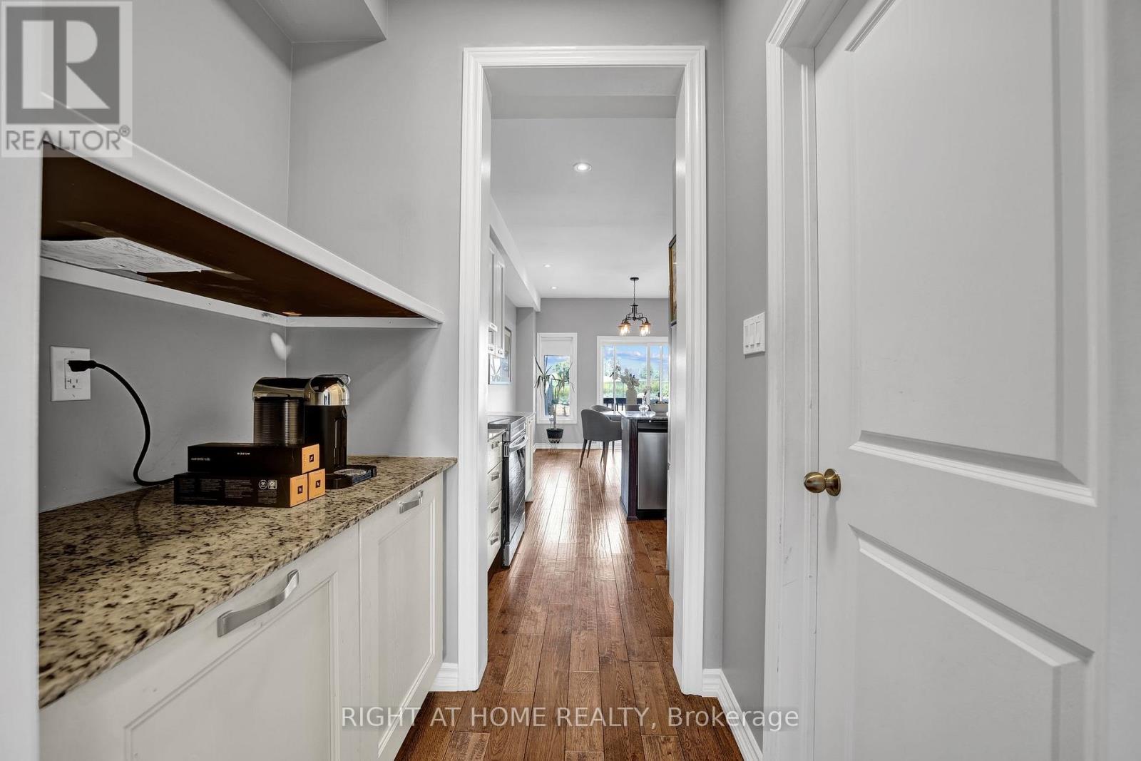 40 Ridge Gate Crescent, East Gwillimbury, Ontario  L0G 1M0 - Photo 14 - N12810312