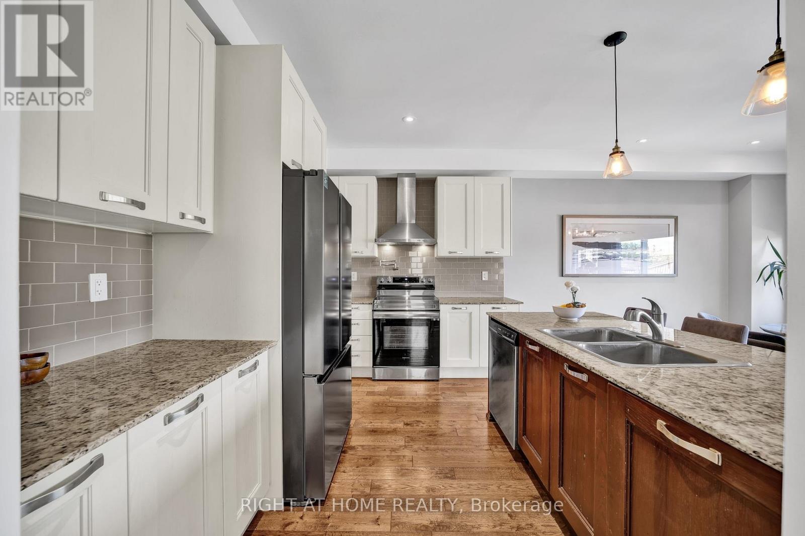 40 Ridge Gate Crescent, East Gwillimbury, Ontario  L0G 1M0 - Photo 16 - N12810312