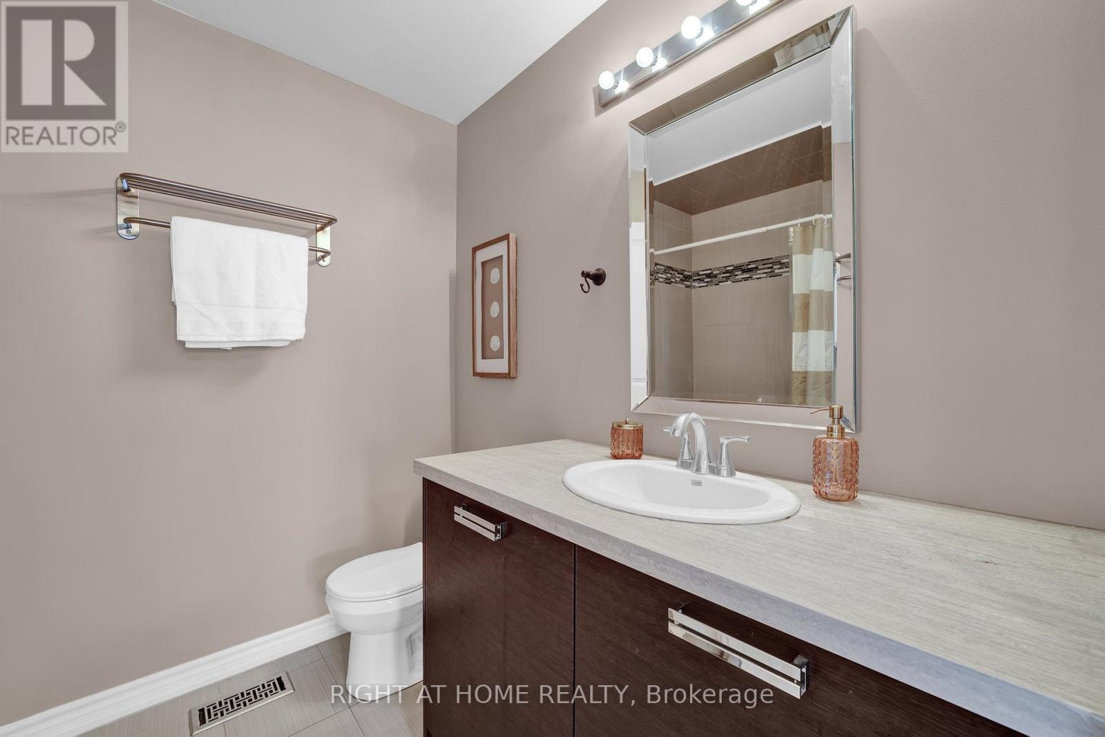 40 Ridge Gate Crescent, East Gwillimbury, Ontario  L0G 1M0 - Photo 27 - N12810312