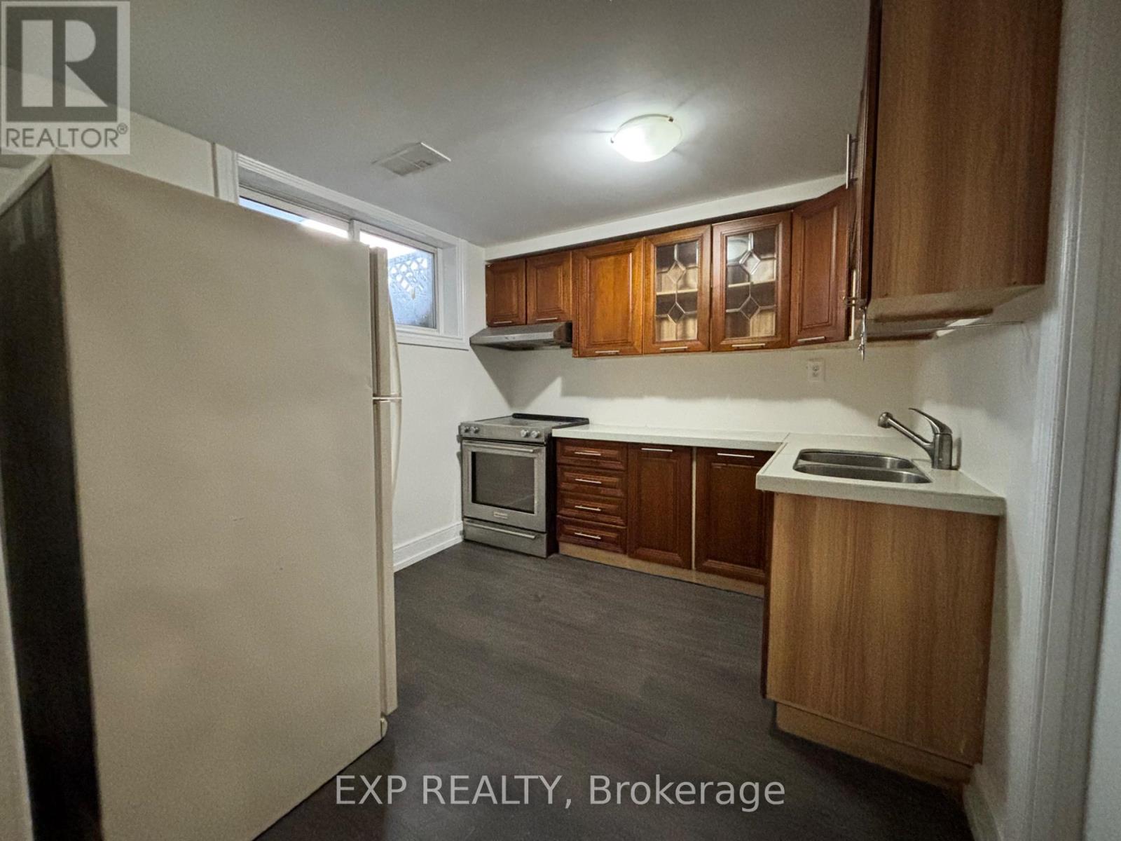 Basement - 466 Ginger Downs, Mississauga, Ontario  L5A 3A7 - Photo 7 - W12810316