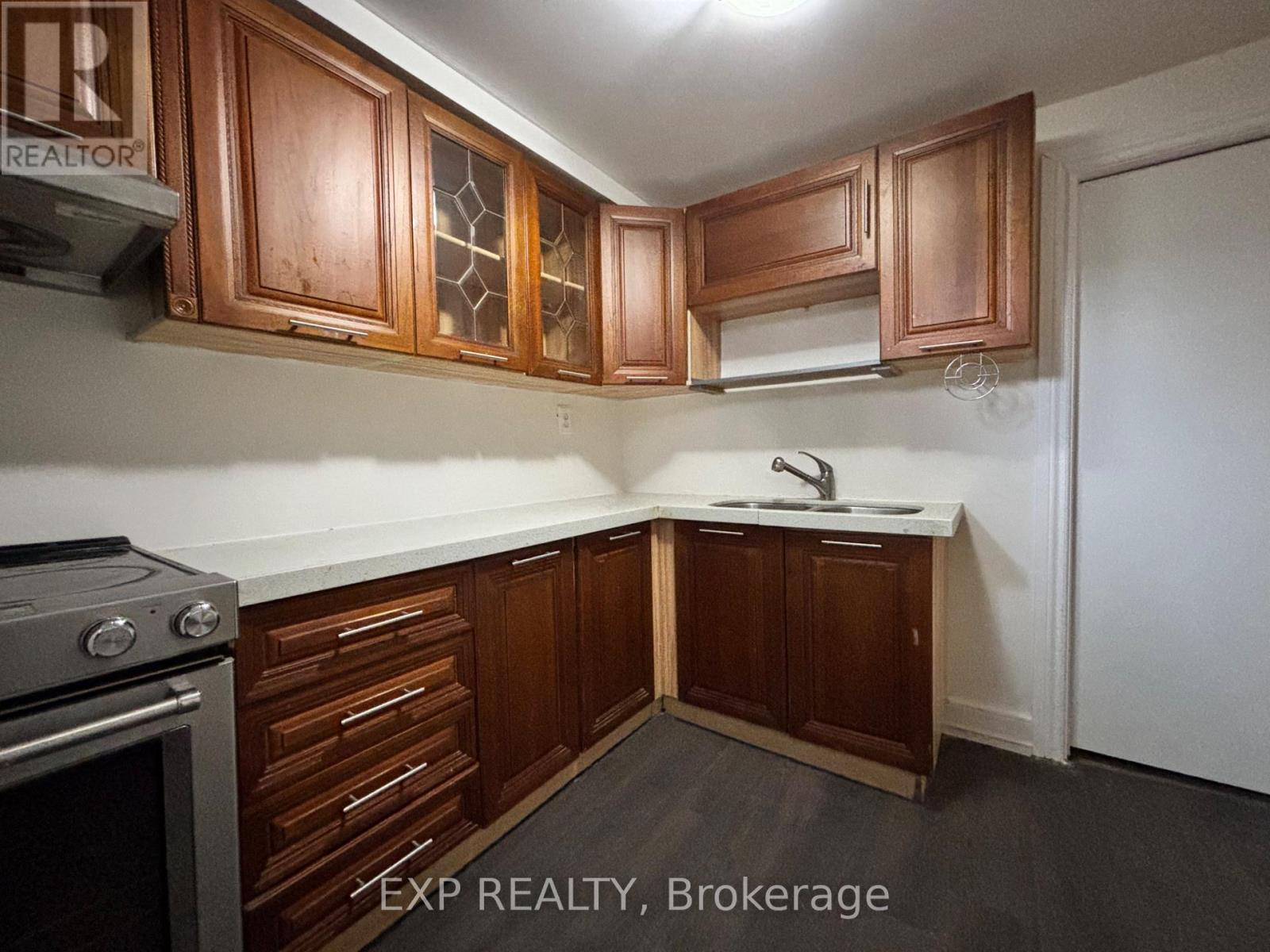 Basement - 466 Ginger Downs, Mississauga, Ontario  L5A 3A7 - Photo 8 - W12810316