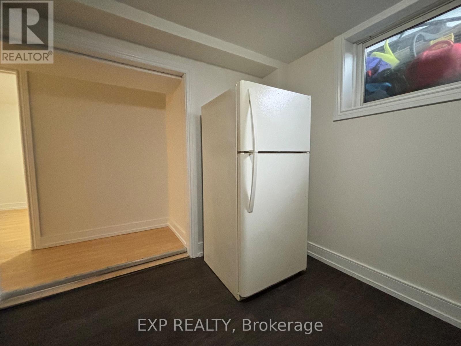 Basement - 466 Ginger Downs, Mississauga, Ontario  L5A 3A7 - Photo 9 - W12810316