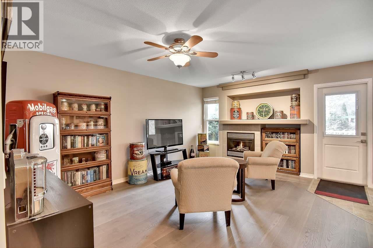 20301 Ospring Street, Maple Ridge, British Columbia  V2X 1K7 - Photo 6 - R3091235