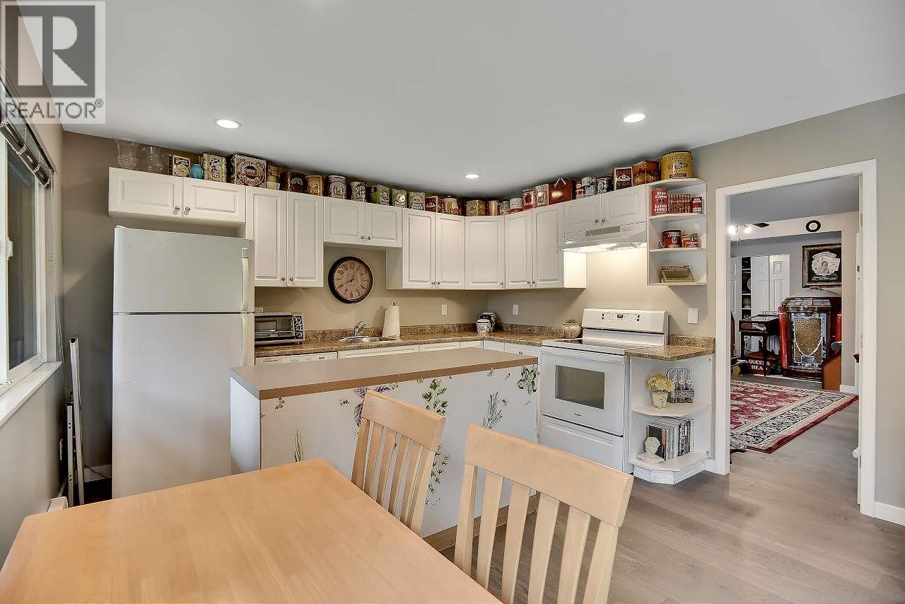 20301 Ospring Street, Maple Ridge, British Columbia  V2X 1K7 - Photo 23 - R3091235