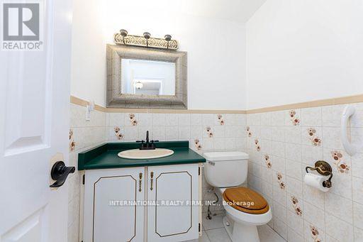 17 Southview Drive, Vaughan, Ontario  L4K 2K8 - Photo 11 - N12810336