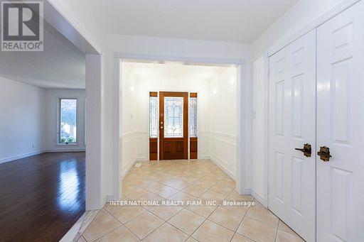 17 Southview Drive, Vaughan, Ontario  L4K 2K8 - Photo 3 - N12810336