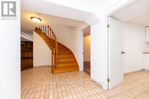 17 Southview Drive, Vaughan, Ontario  L4K 2K8 - Photo 31 - N12810336