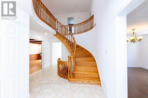 17 Southview Drive, Vaughan, Ontario  L4K 2K8 - Photo 4 - N12810336