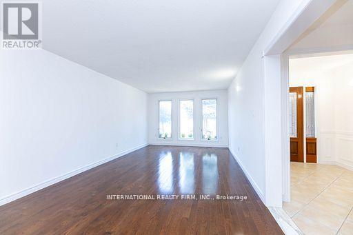 17 Southview Drive, Vaughan, Ontario  L4K 2K8 - Photo 6 - N12810336