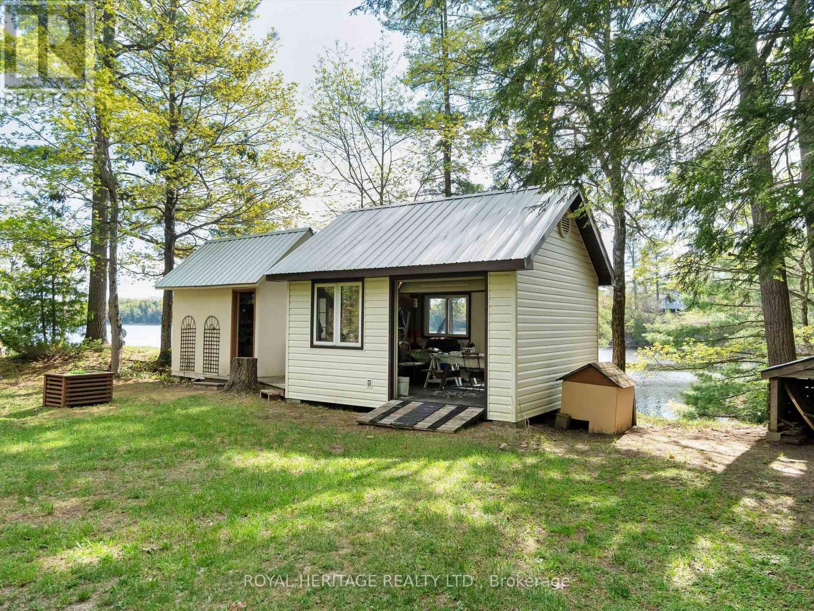 1346 Wahta #2 Road S, Georgian Bay, Ontario  P0C 1A0 - Photo 27 - X12155332