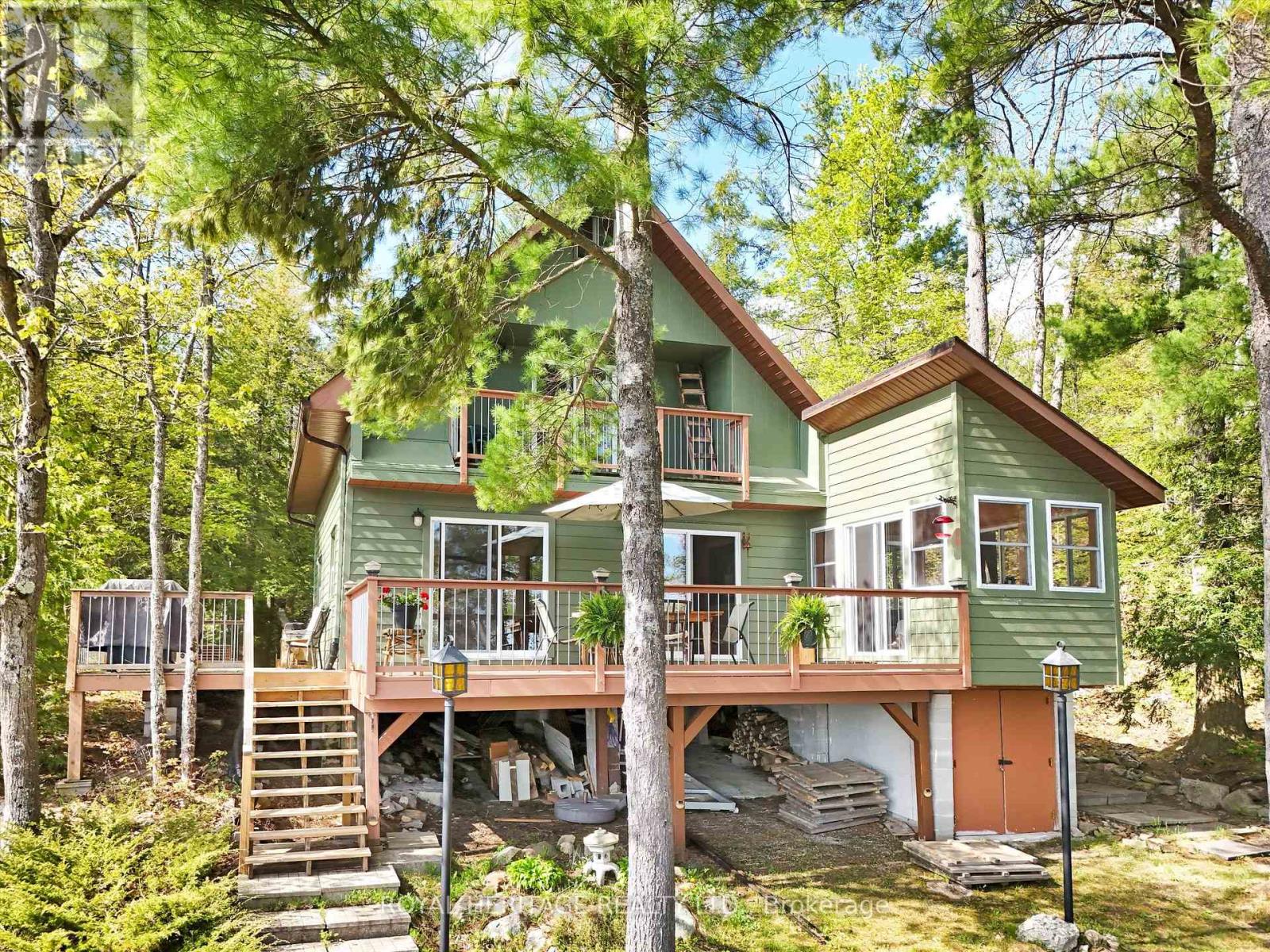 1346 Wahta #2 Road S, Georgian Bay, Ontario  P0C 1A0 - Photo 4 - X12155332