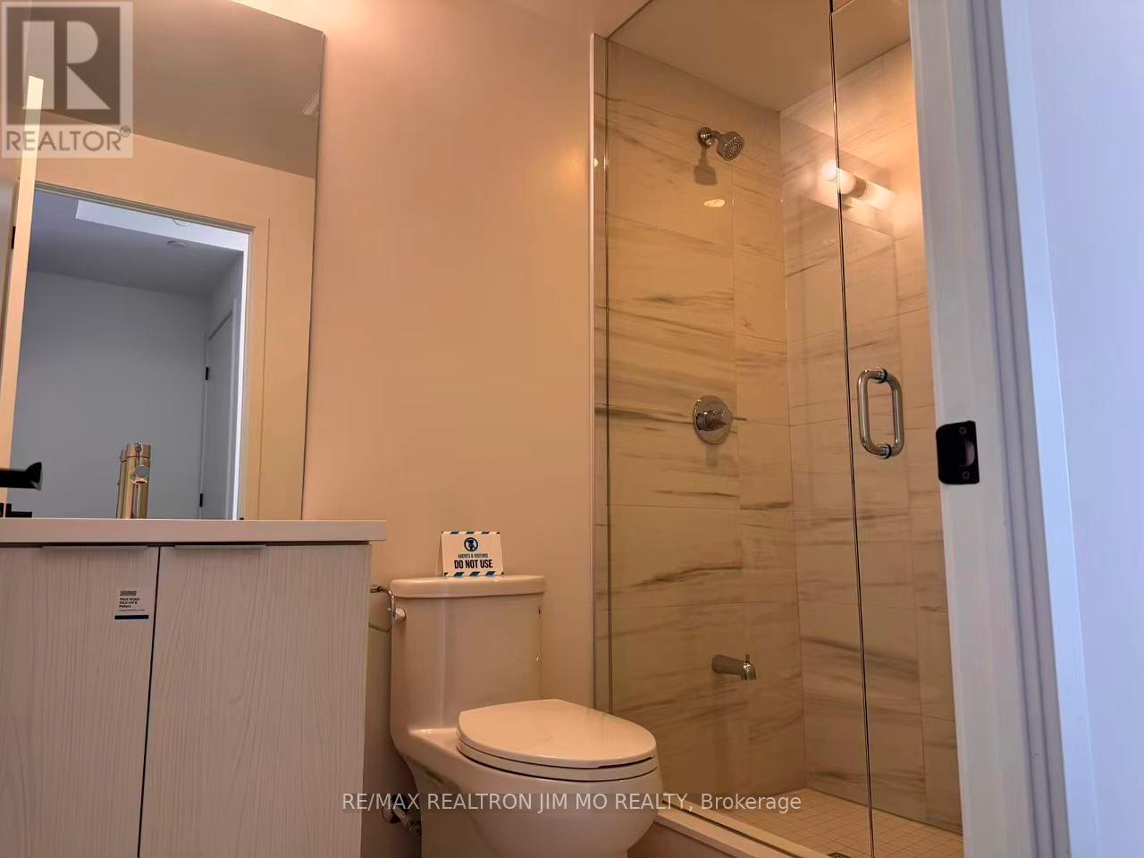 8 Interchange Way, Vaughan, Ontario  L4K 5Z7 - Photo 7 - N12810352