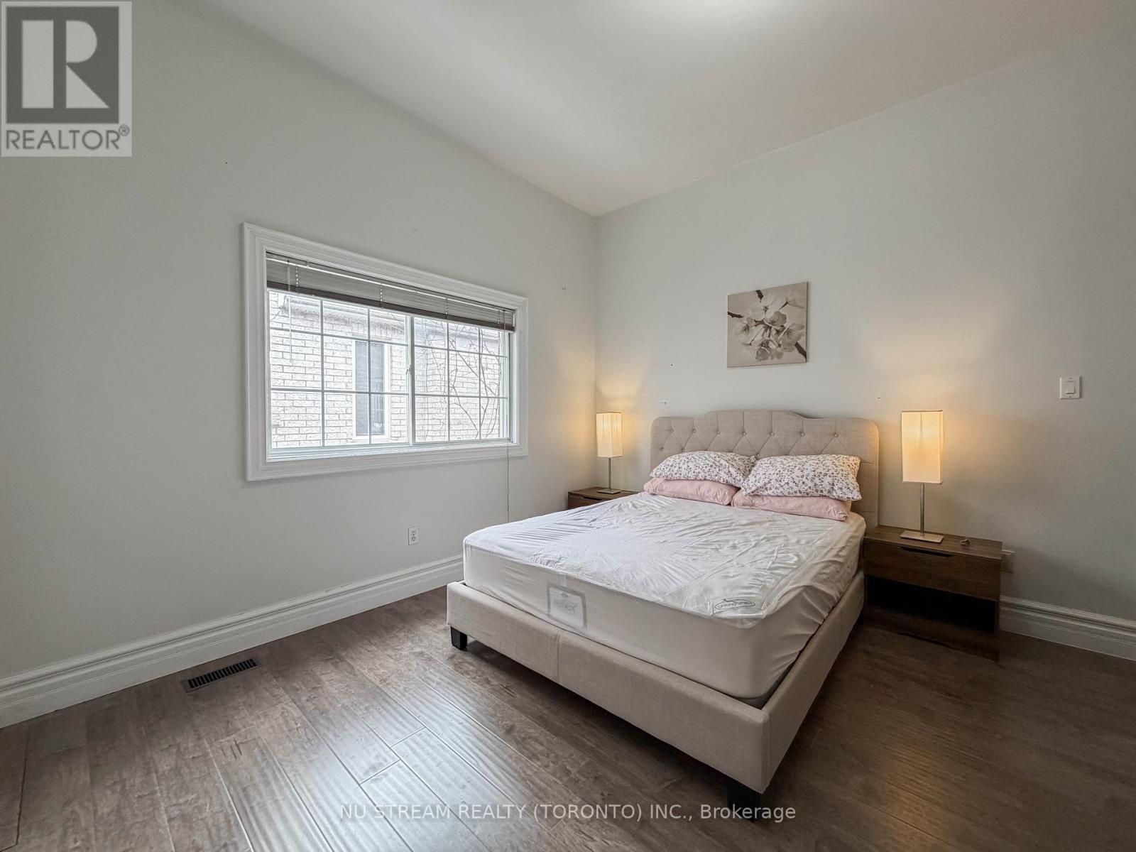 72 SNIVELY STREET, Richmond Hill, Ontario