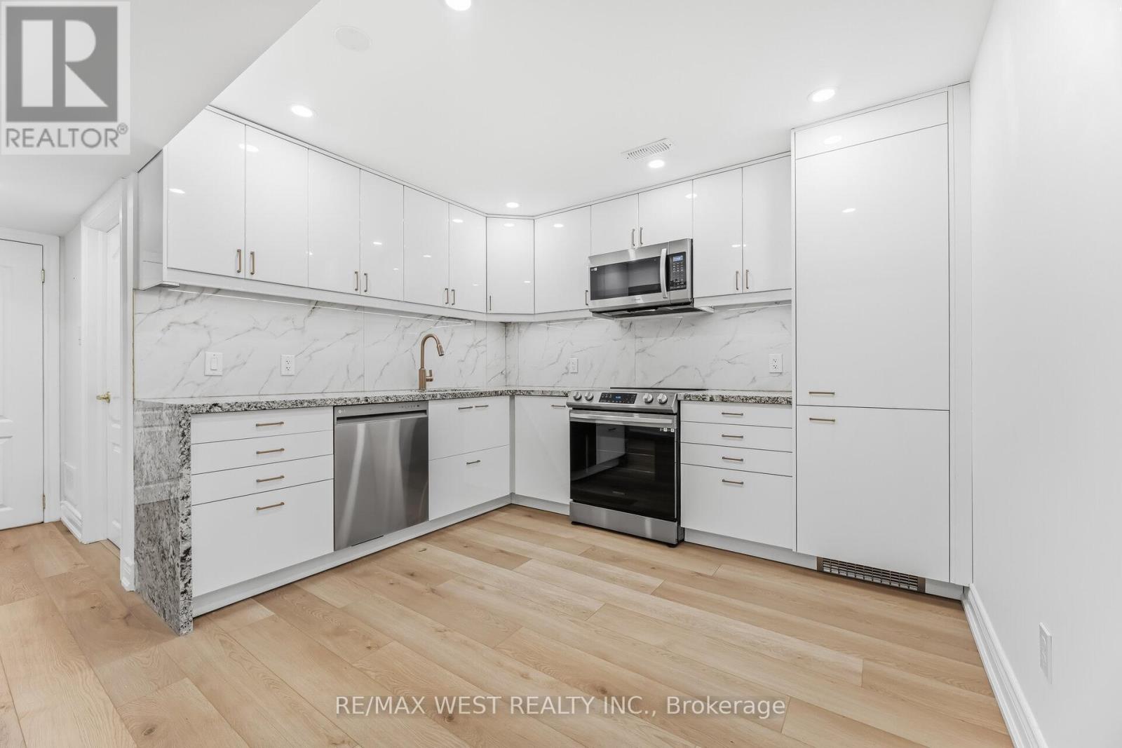 Unknown Address, ,     - Photo 15 - W12810342