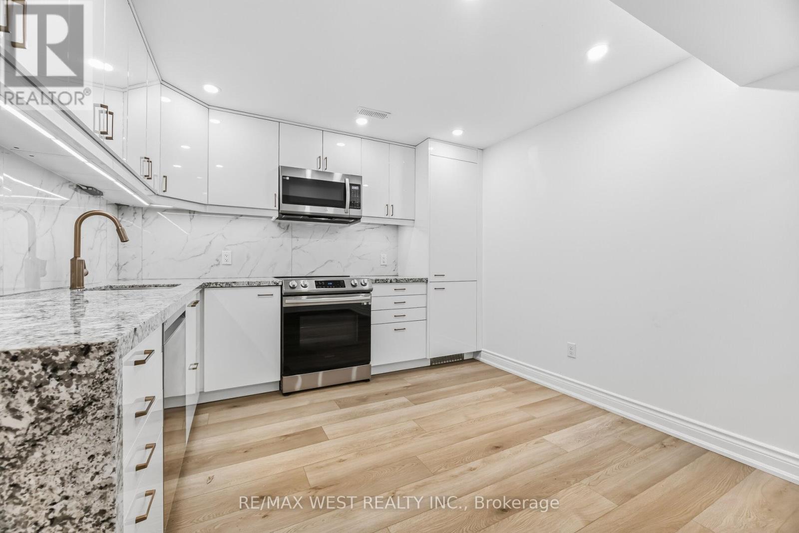 Unknown Address, ,     - Photo 16 - W12810342