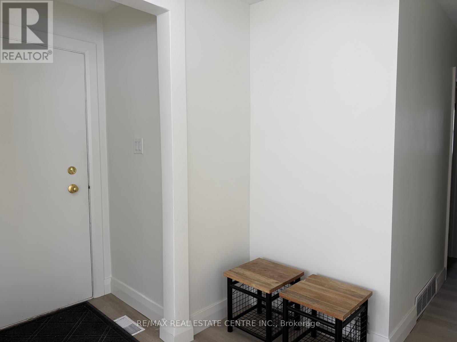 Apt. A - 70 Beaverbrook Avenue, Toronto, Ontario  M9B 2N6 - Photo 3 - W12810348