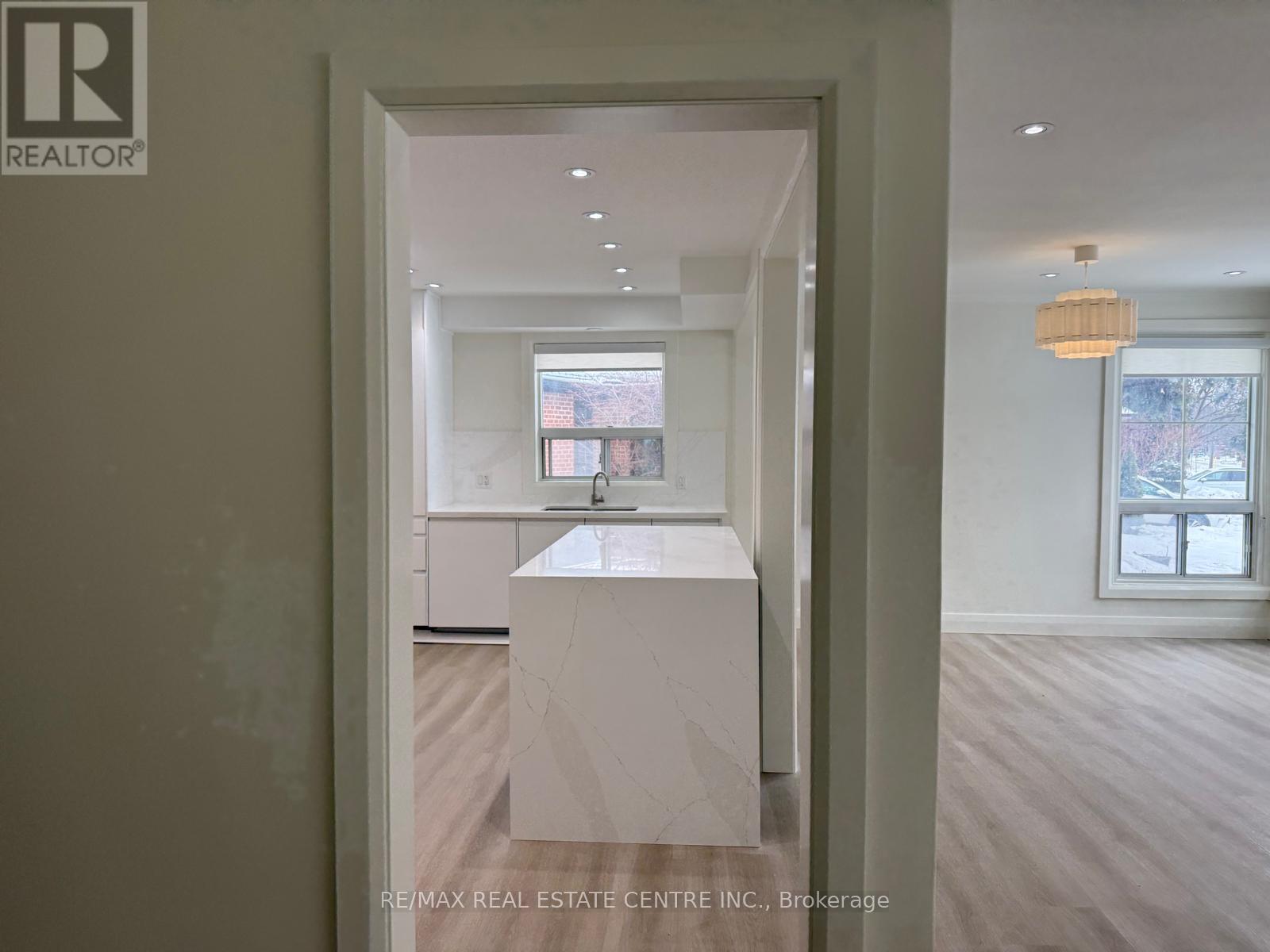 Apt. A - 70 Beaverbrook Avenue, Toronto, Ontario  M9B 2N6 - Photo 8 - W12810348