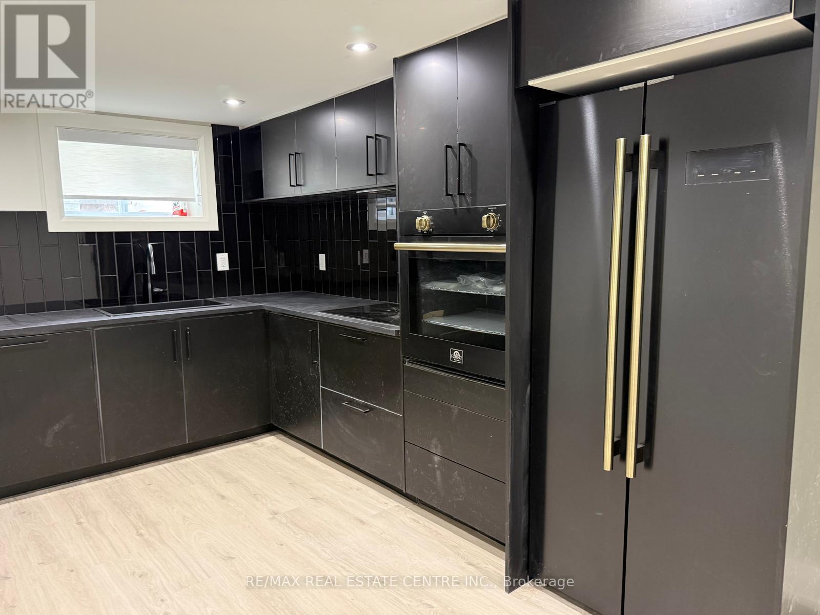 Apt B - 70 Beaverbrook Avenue, Toronto, Ontario  M9B 2N6 - Photo 13 - W12810350