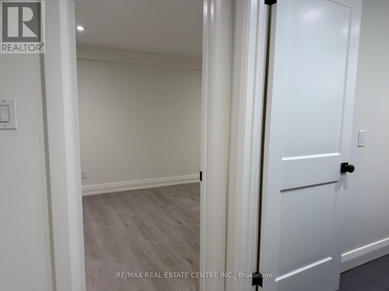 Apt B - 70 Beaverbrook Avenue, Toronto, Ontario  M9B 2N6 - Photo 22 - W12810350