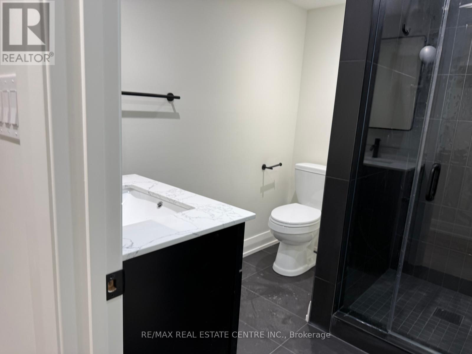 Apt B - 70 Beaverbrook Avenue, Toronto, Ontario  M9B 2N6 - Photo 31 - W12810350