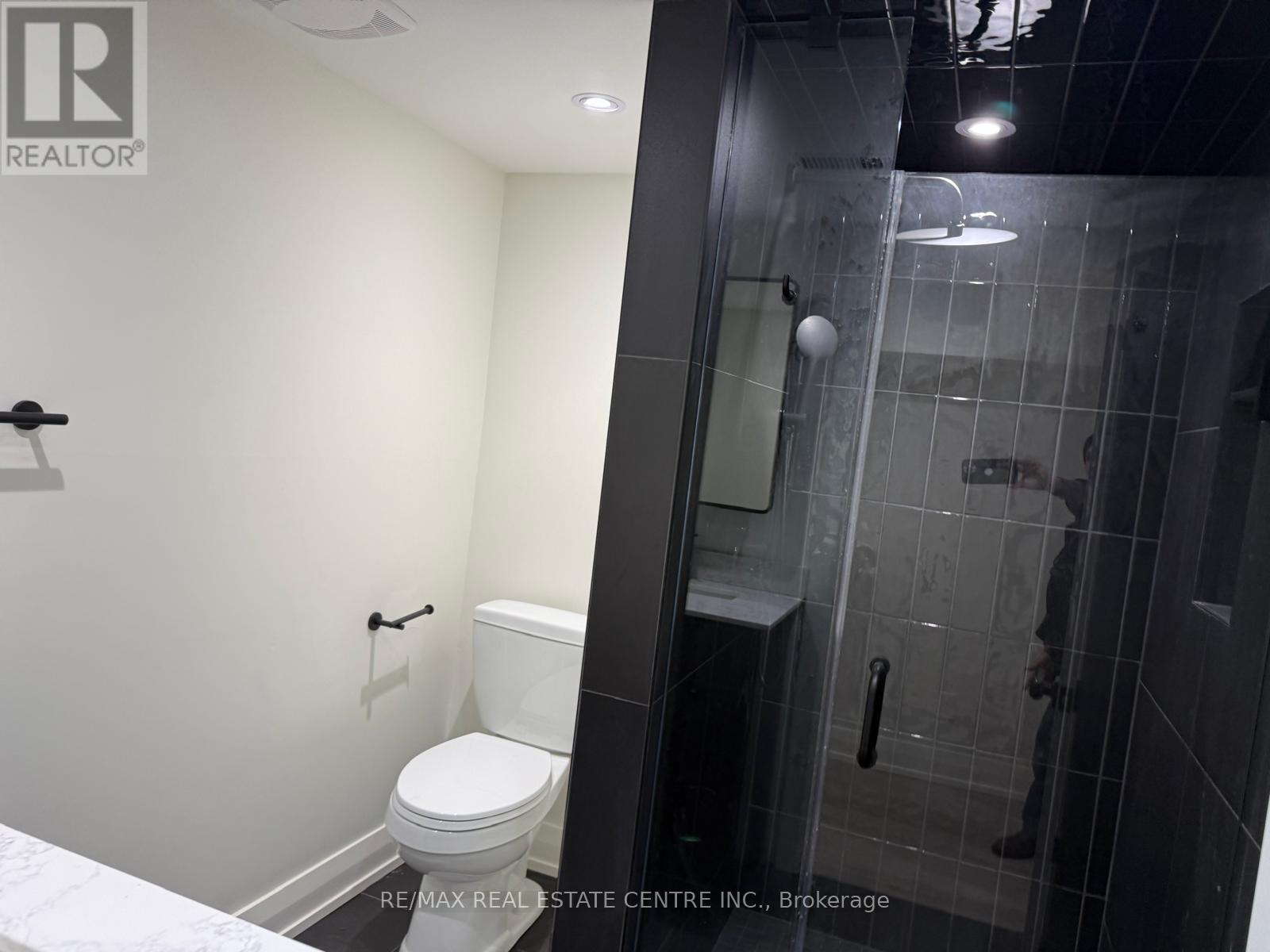 Apt B - 70 Beaverbrook Avenue, Toronto, Ontario  M9B 2N6 - Photo 33 - W12810350