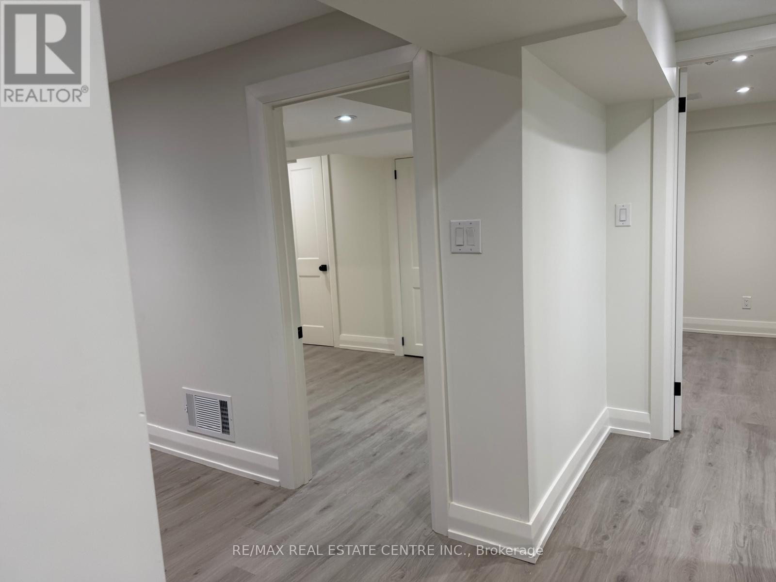 Apt B - 70 Beaverbrook Avenue, Toronto, Ontario  M9B 2N6 - Photo 36 - W12810350