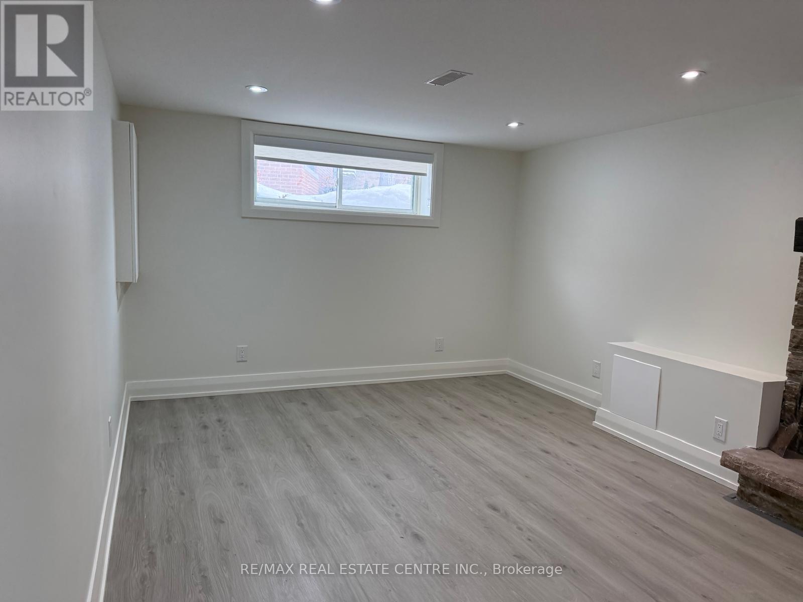 Apt B - 70 Beaverbrook Avenue, Toronto, Ontario  M9B 2N6 - Photo 4 - W12810350