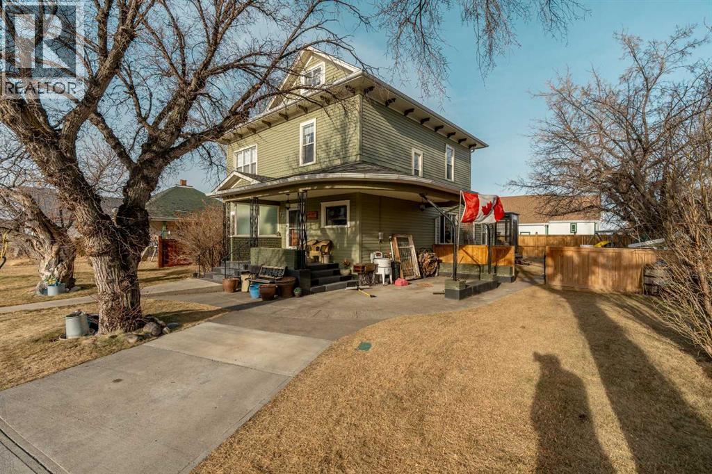 327 20 Street, Fort Macleod, Alberta  T0L 0Z0 - Photo 3 - A2278502