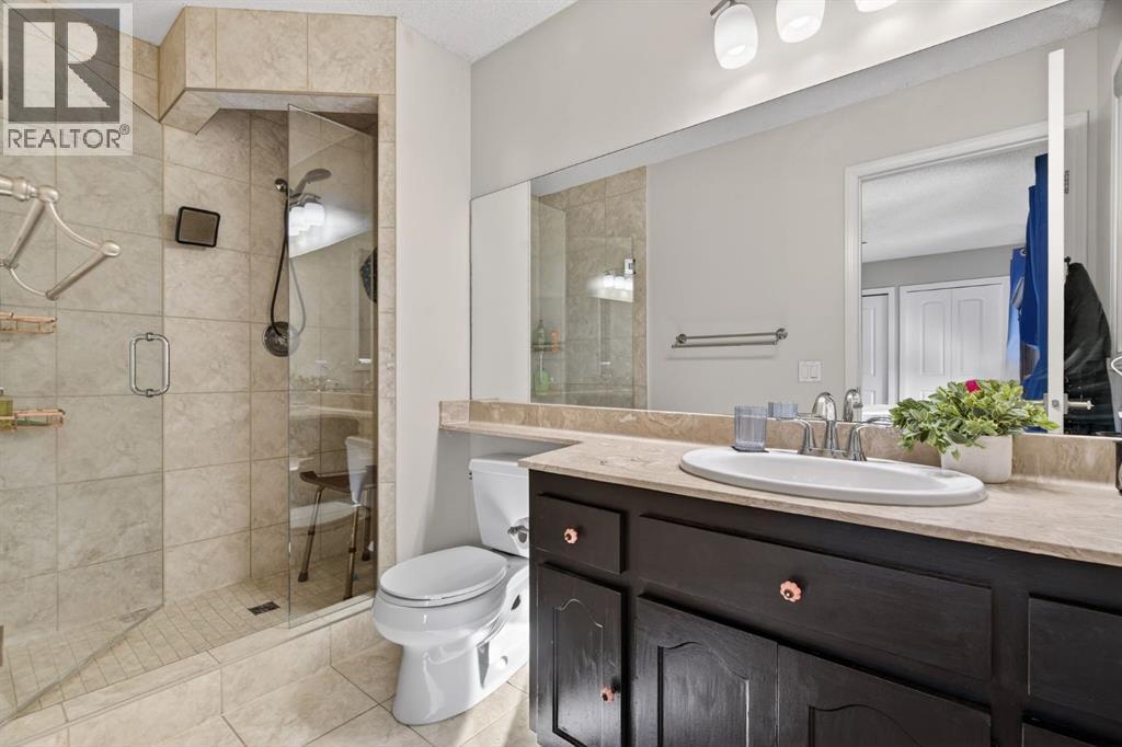 57 Shannon Circle Sw, Calgary, Alberta  T2Y 2K4 - Photo 19 - A2287196