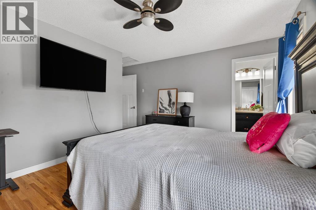 57 Shannon Circle Sw, Calgary, Alberta  T2Y 2K4 - Photo 18 - A2287196