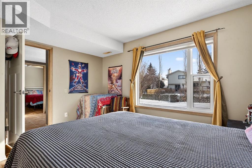 57 Shannon Circle Sw, Calgary, Alberta  T2Y 2K4 - Photo 28 - A2287196