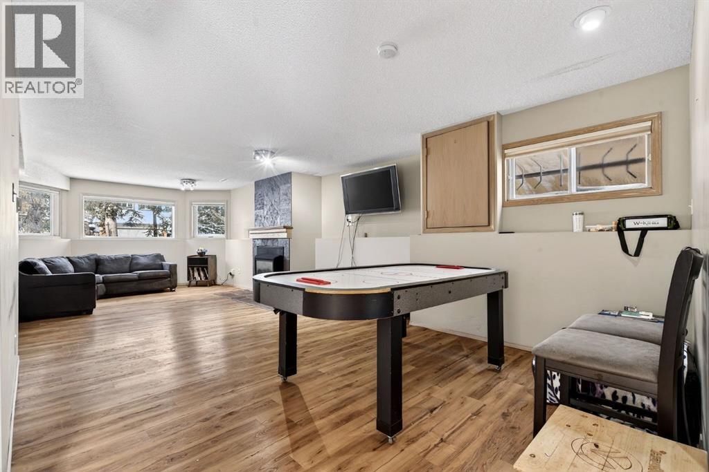 57 Shannon Circle Sw, Calgary, Alberta  T2Y 2K4 - Photo 25 - A2287196