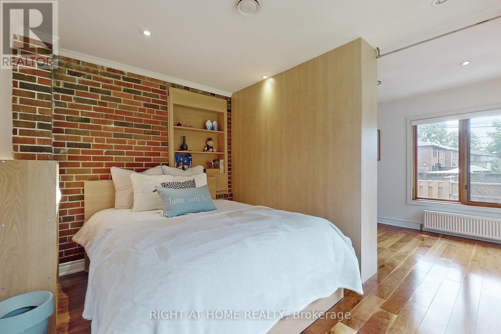 234 Airdrie Road, Toronto, Ontario  M4G 1N1 - Photo 11 - C12810374