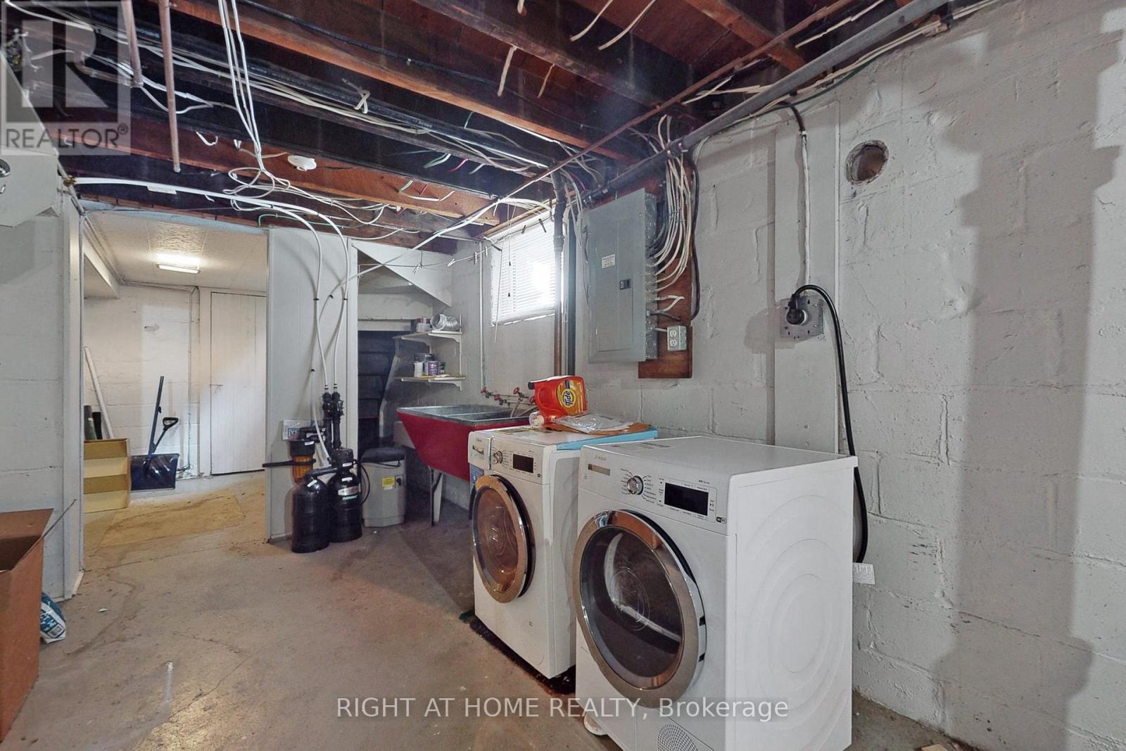 234 Airdrie Road, Toronto, Ontario  M4G 1N1 - Photo 13 - C12810374