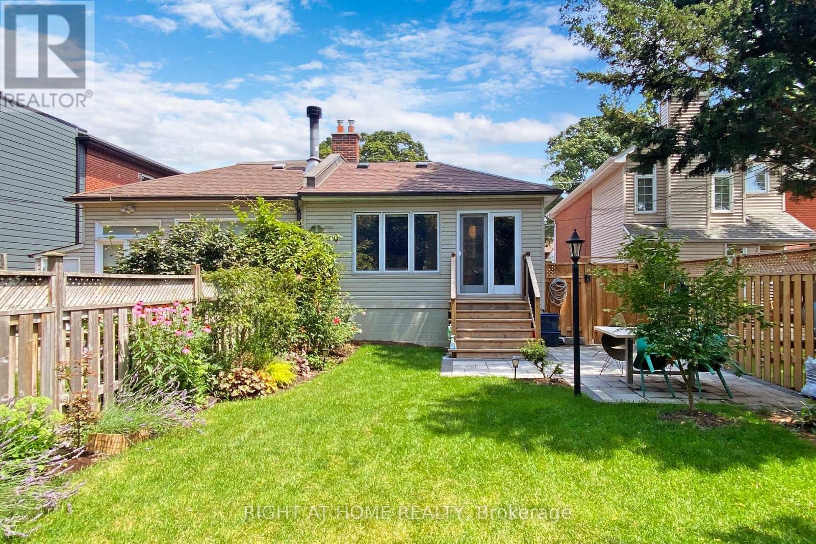 234 Airdrie Road, Toronto, Ontario  M4G 1N1 - Photo 14 - C12810374