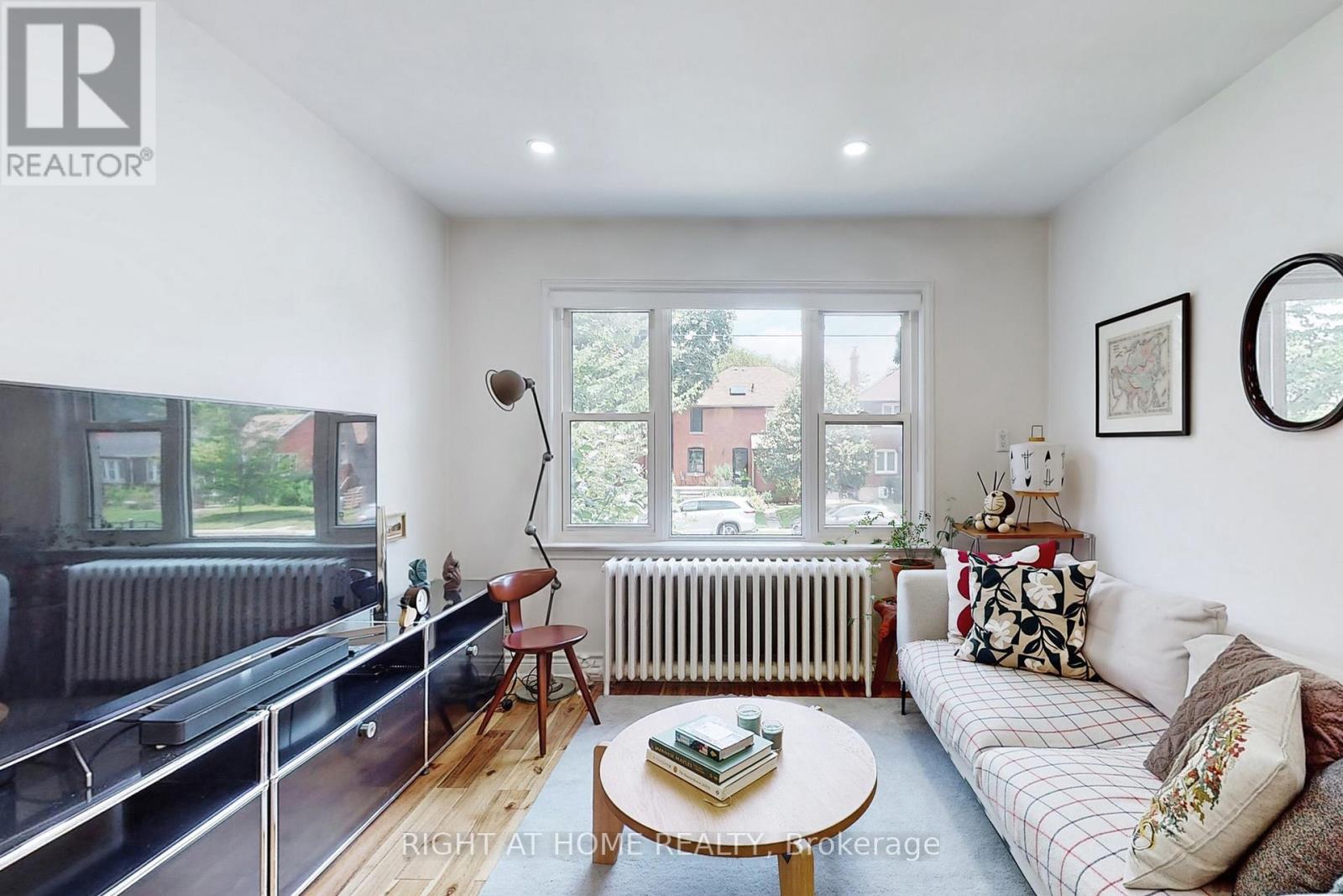 234 Airdrie Road, Toronto, Ontario  M4G 1N1 - Photo 2 - C12810374