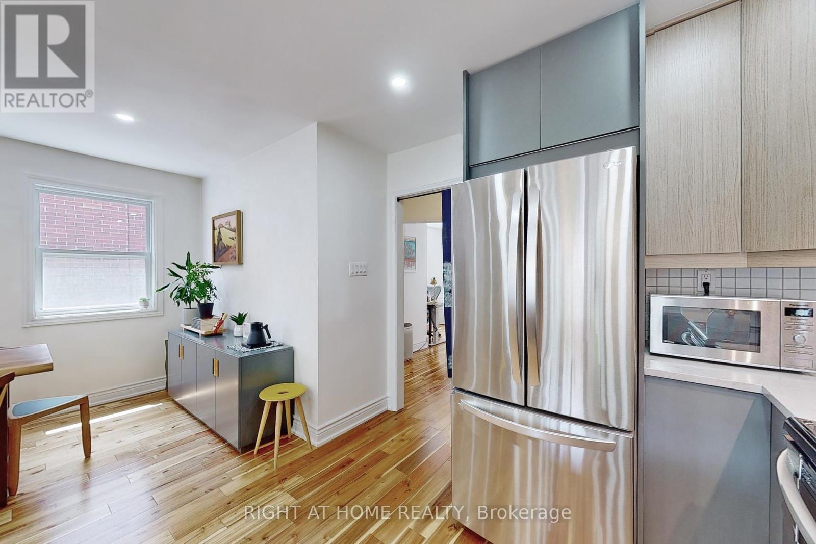 234 Airdrie Road, Toronto, Ontario  M4G 1N1 - Photo 5 - C12810374