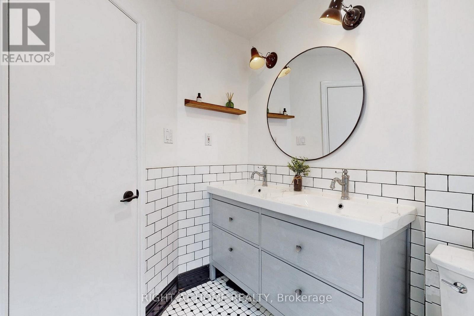 234 Airdrie Road, Toronto, Ontario  M4G 1N1 - Photo 9 - C12810374