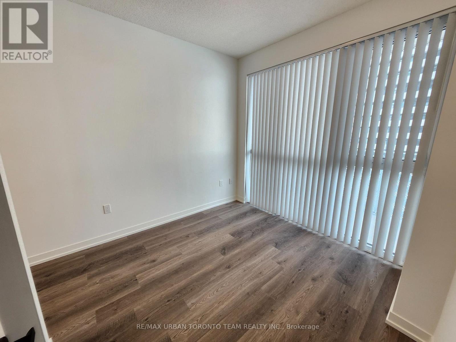 3301 - 8 Interchange Way, Vaughan, Ontario  L4K 5Z7 - Photo 5 - N12810356