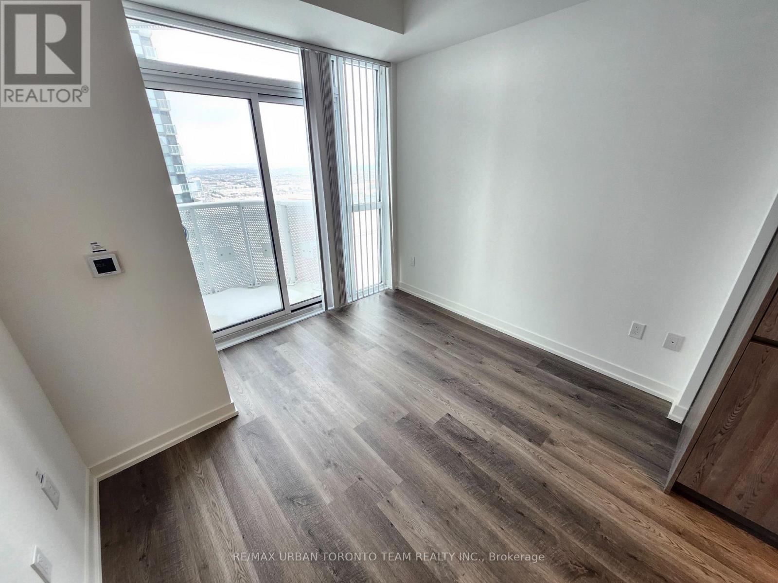 3301 - 8 Interchange Way, Vaughan, Ontario  L4K 5Z7 - Photo 8 - N12810356