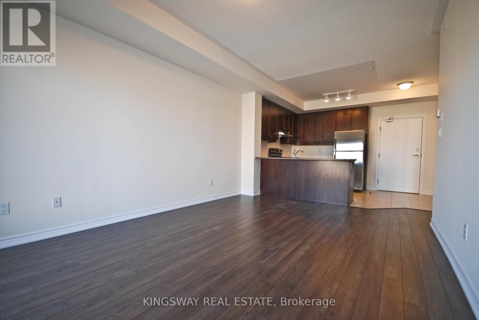 318 - 570 Lolita Gardens, Mississauga, Ontario  L5A 0A1 - Photo 6 - W12810366