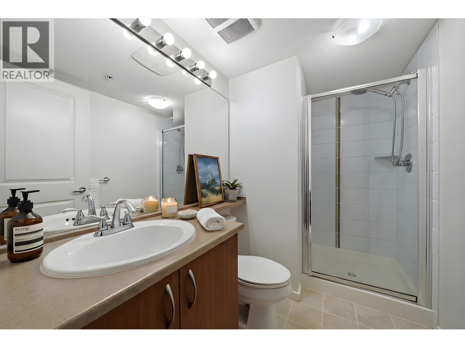 303 9098 Halston Court, Burnaby, British Columbia  V3N 0A6 - Photo 10 - R3088257