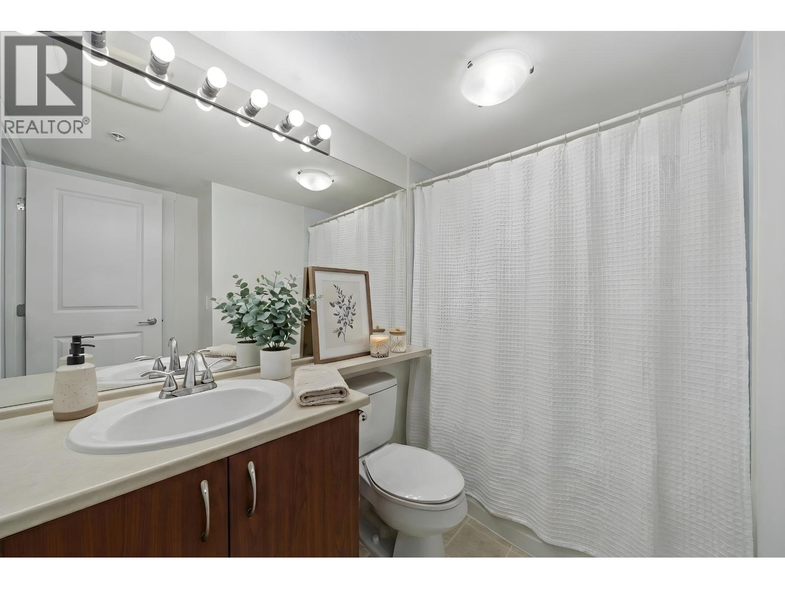 303 9098 Halston Court, Burnaby, British Columbia  V3N 0A6 - Photo 8 - R3088257