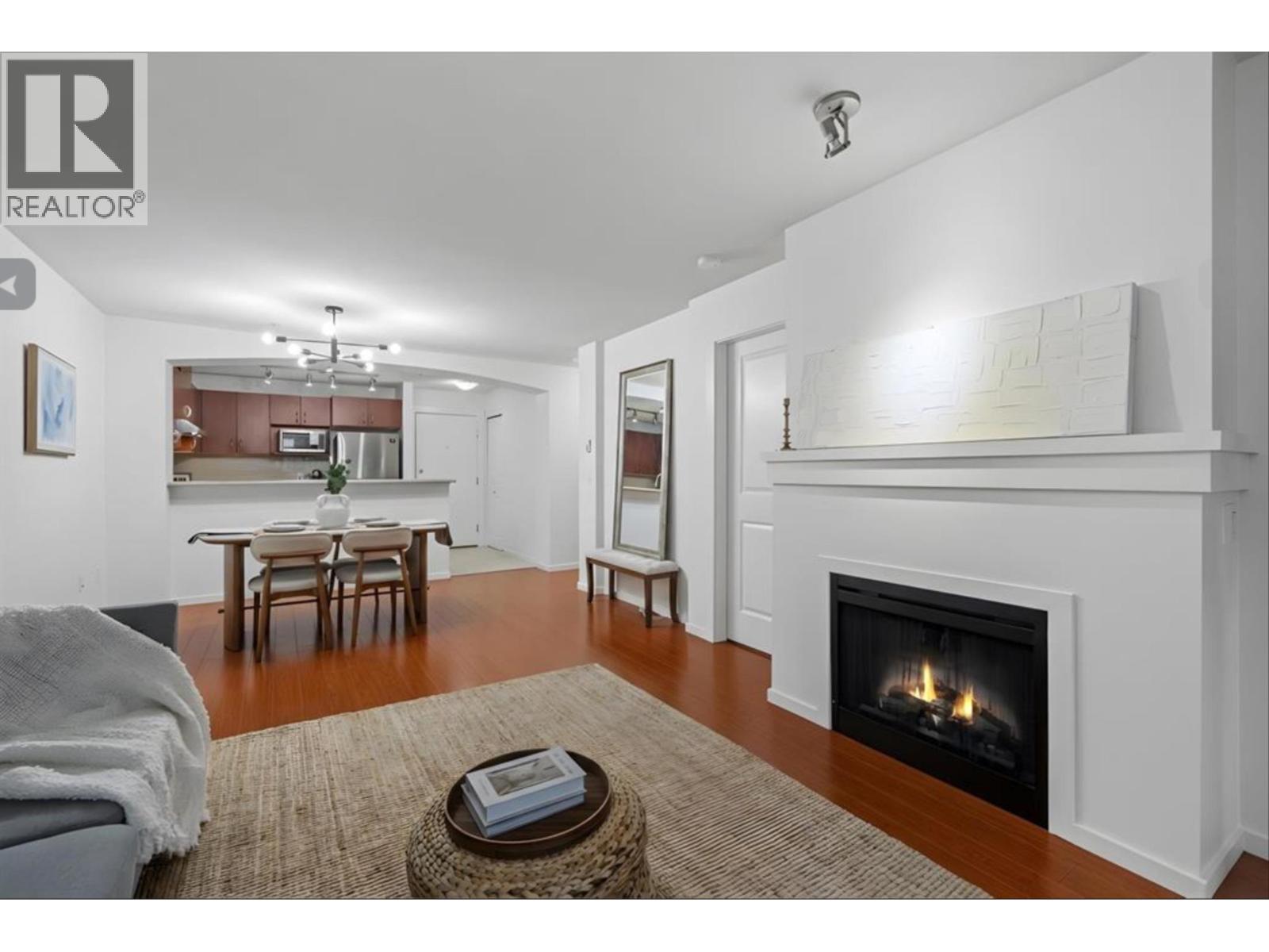 303 9098 Halston Court, Burnaby, British Columbia  V3N 0A6 - Photo 2 - R3088257