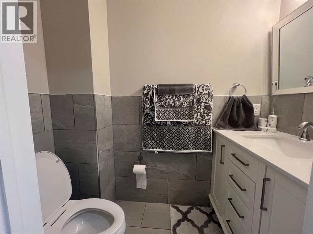 200 Hawkbury Close Nw, Calgary, Alberta  T3G 3N2 - Photo 15 - A2286558