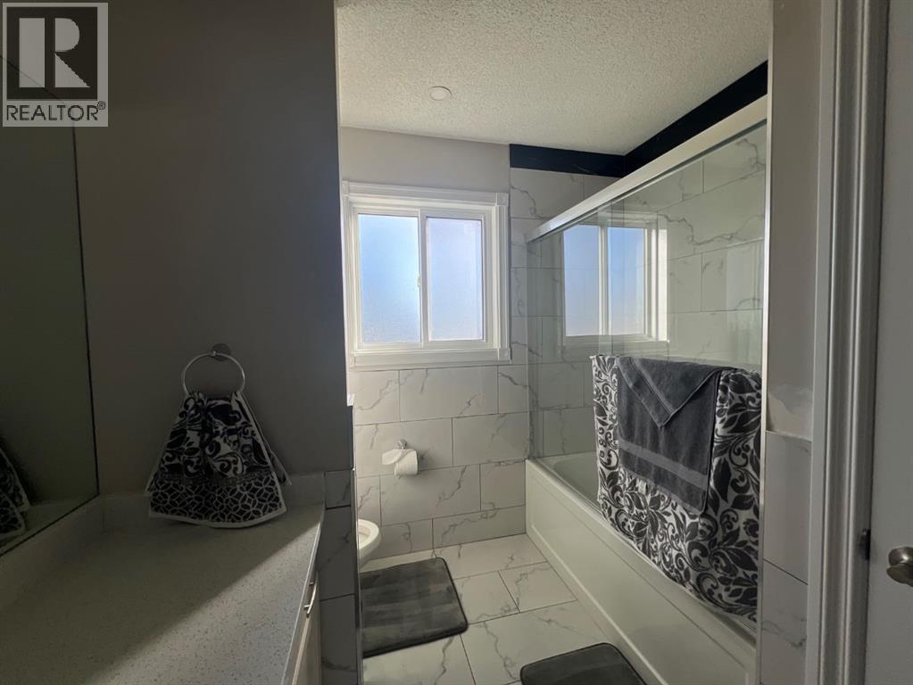 200 Hawkbury Close Nw, Calgary, Alberta  T3G 3N2 - Photo 21 - A2286558