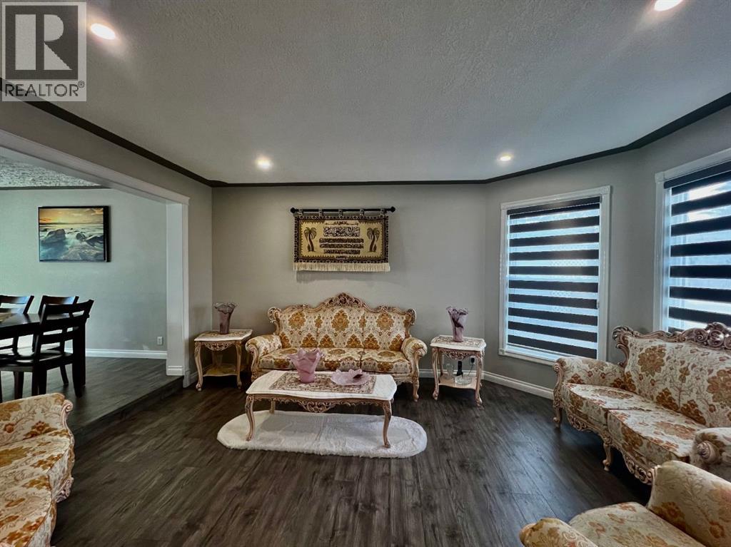 200 Hawkbury Close Nw, Calgary, Alberta  T3G 3N2 - Photo 9 - A2286558