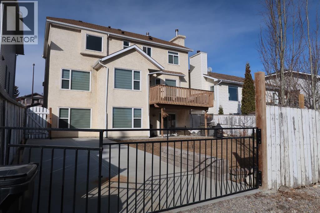 200 Hawkbury Close Nw, Calgary, Alberta  T3G 3N2 - Photo 3 - A2286558