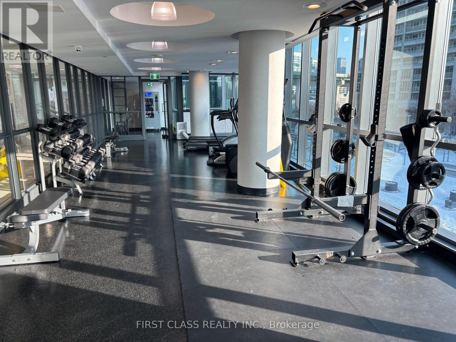 2305 - 215 Fort York Boulevard, Toronto, Ontario  M5V 4A2 - Photo 12 - C12810398