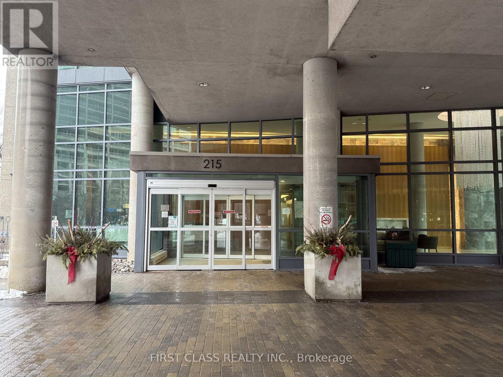 2305 - 215 Fort York Boulevard, Toronto, Ontario  M5V 4A2 - Photo 3 - C12810398